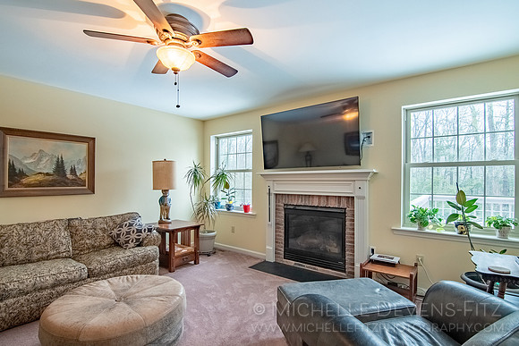 03 Family Room 02