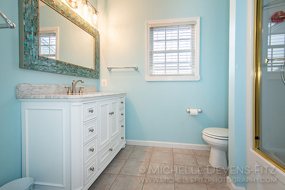 10 Full Bathroom B